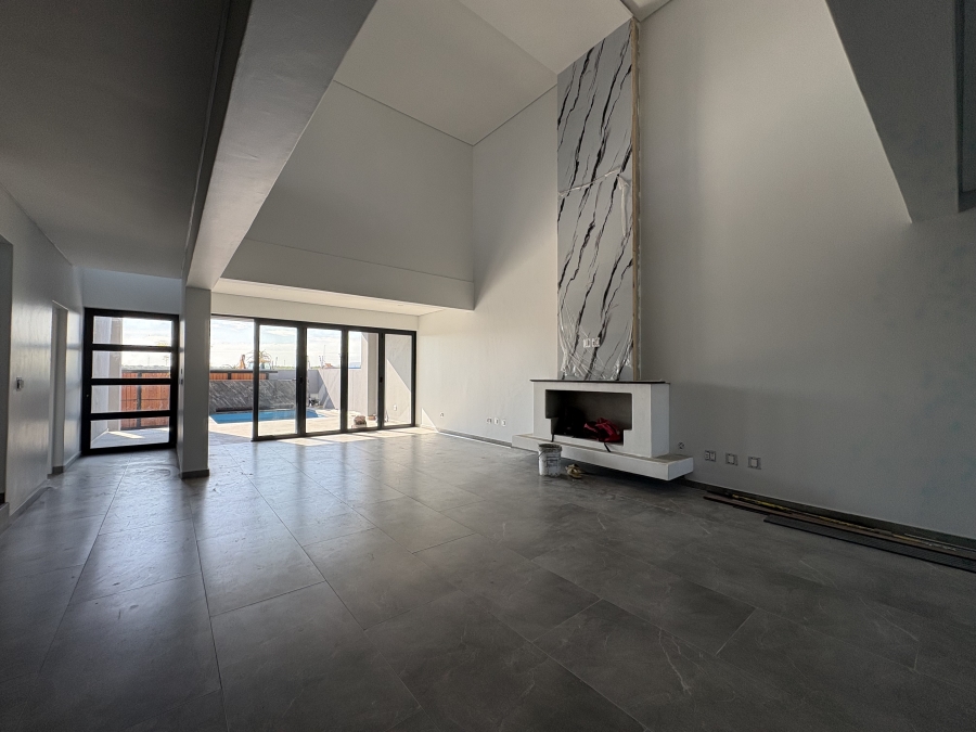 5 Bedroom Property for Sale in Sandown Western Cape